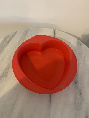 Tupperware heart-shaped silicone mold new