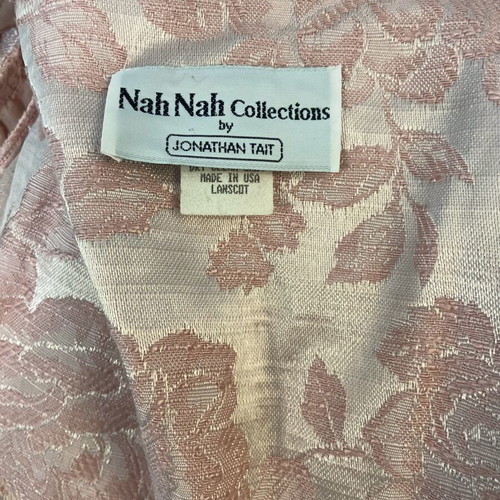 Original Vintage Salmon Pink Satin Floral Jacket like new, size S/M