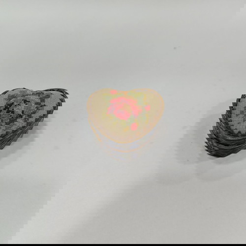 Vintage Μικρό Cloisonne κουτί με χειροποίητο κέντημα στο καπάκι του 1940