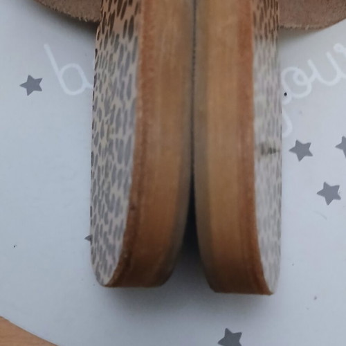 Makis Kotris flat leather sandals size 38 like new, beige