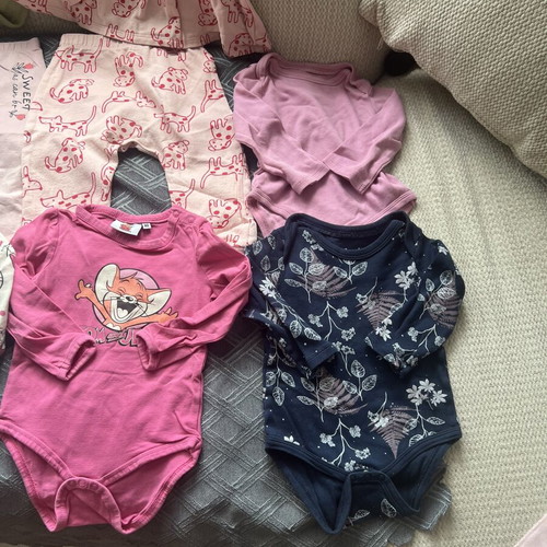 Baby clothing lot size 80/12 months like new