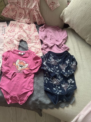 Baby clothing lot size 80/12 months like new