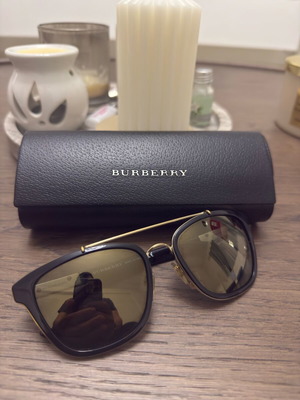 Burberry sunglasses like new, black and gold