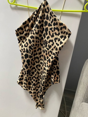 H&M Leopard Print Bodysuit Size XS used