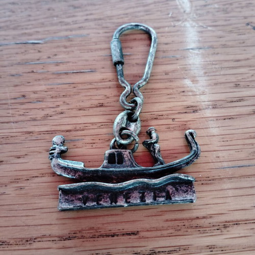 Vintage Venezia keychain from the 90s new