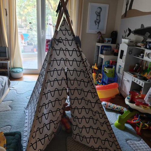 Indian Play Tent like new, fits 2 people