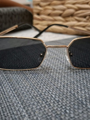 Γυαλιά AV Sunglasses σαν καινούργια, μαύρο και χρυσαφί