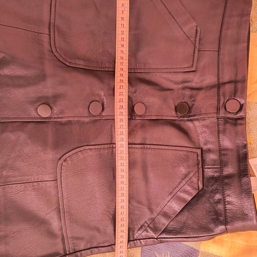 Skirt made of synthetic leather like new, black