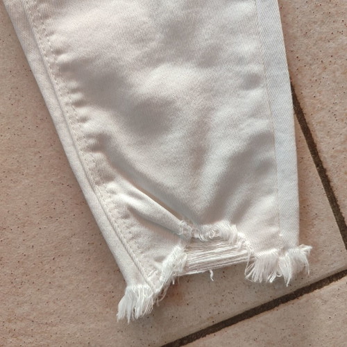 Stradivarius white high-waisted pants like new with leg rips