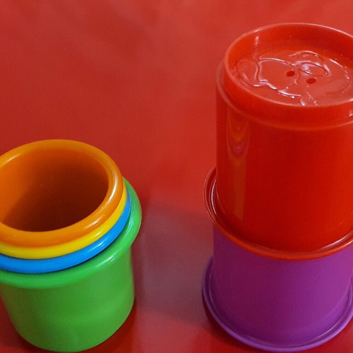 Stacking toy 2 in 1 like new, 6 cups for bath time