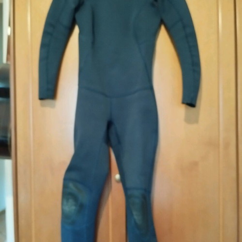 Decathlon wetsuit medium size used for windsurfing