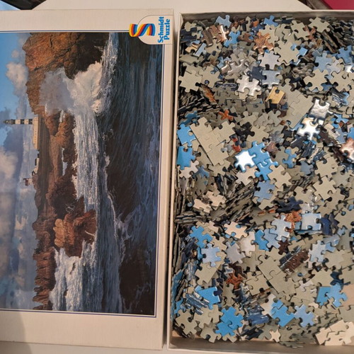 Schmidt puzzle used 2000 pieces