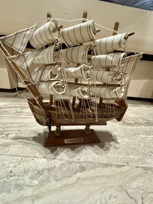 Ξύλινο διακοσμητικό καράβι Endeavour μεταχειρισμένο με υφασμάτινα πανιά