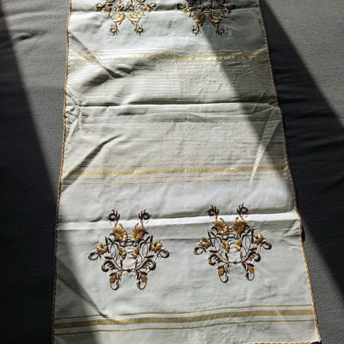 Vintage runner with gold embroidered motifs and gold stripes 87x44 cm