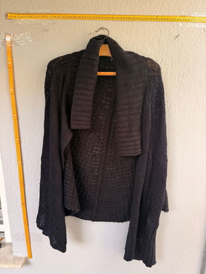 Stradivarius Black Knitted Cardigan like new with Large Collar