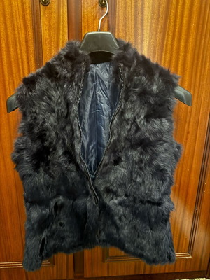 Γιλέκο σκούρο μπλε από γνήσια γούνα size small σαν καινούργιο