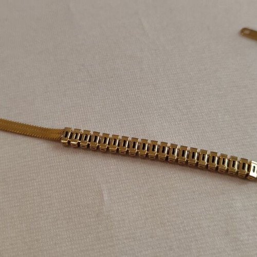 Gold Bracelet with Black Zircons like new