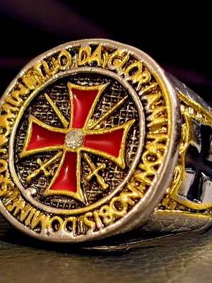 Maltese Cross Templar ring stainless steel with red enamel, US 11