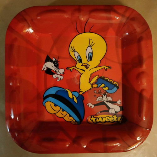 Tweety Plates 80s Set of 6 New, Hard Plastic