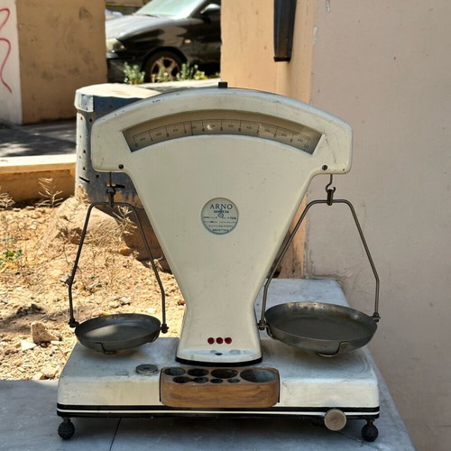 Vintage ARNO jeweler's scale used with weights and metal trays