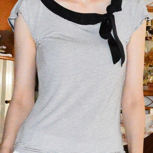 H&M Striped Cap Sleeve Top with Silk Bow Trim size M like new