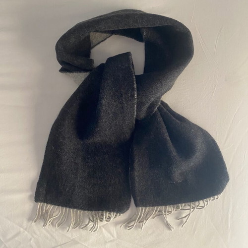Gant scarf like new, wool, light and dark gray