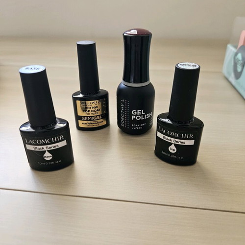 Muse Society manicure set with LED lamp and gel polish