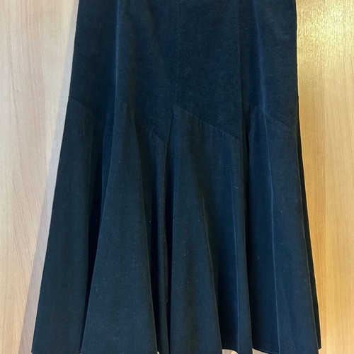 Bill Cost black velour skirt like new, size XL