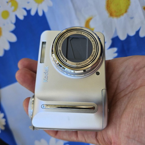 Kodak EasyShare C875 8.0MP Digital Camera silver, like new