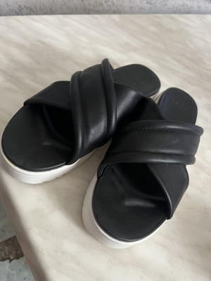 Ugg Australia slippers size 41, black