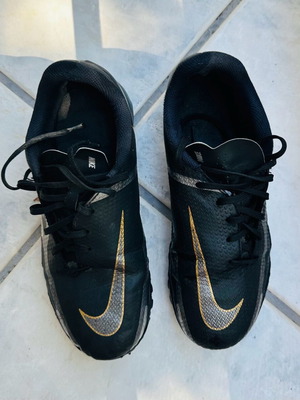 Ποδοσφαιρικά Nike Fantom παιδικά σαν καινούργια, μέγεθος 38, μαύρα