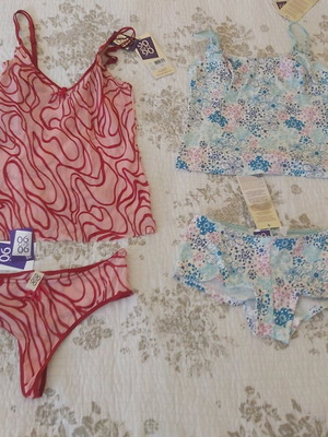 Lingerie set of 2 pieces small new with tags
