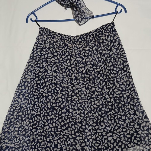 Pleated mini skirt and matching scarf size M like new, navy blue and white