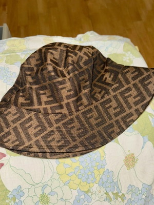 Fendi hat new, authentic vintage, brown