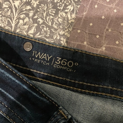 DL1961 Vintage Bootcut Jeans Like New, Dark Blue, Low Rise