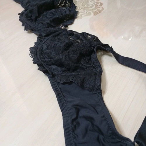 Lepel bra black 90 D new with lace and underwire