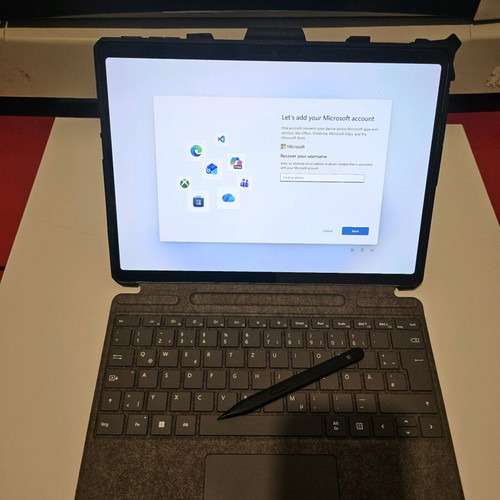 Surface Pro 11 16GB 512GB Snapdragon Elite used with case, keyboard and pen