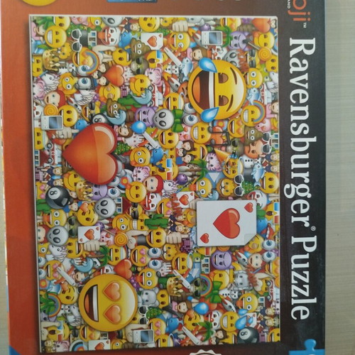Emoji Ravensburger Puzzle like new, 300 pieces, 9+