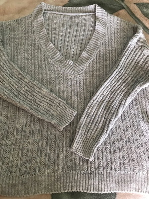 Pullover new with deep V, gray