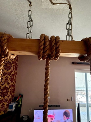 Ceiling lights like new with solid wood and adjustable chain