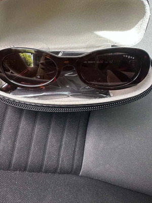 Vogue VO5582S women's sunglasses dark havana acetate like new
