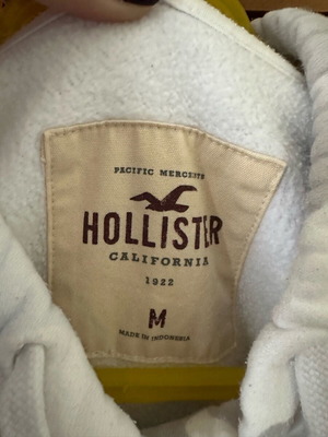 Hollister women's sweatshirt like new, size M