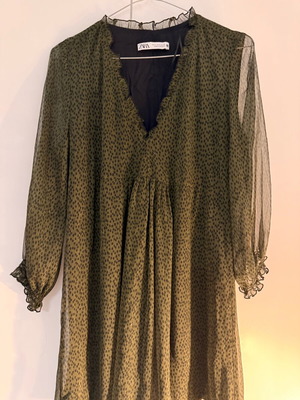 Zara animal print dress with transparent details like new, size M