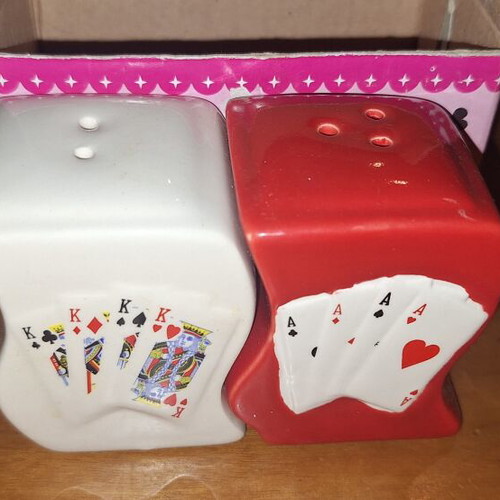 Salt and pepper shaker set