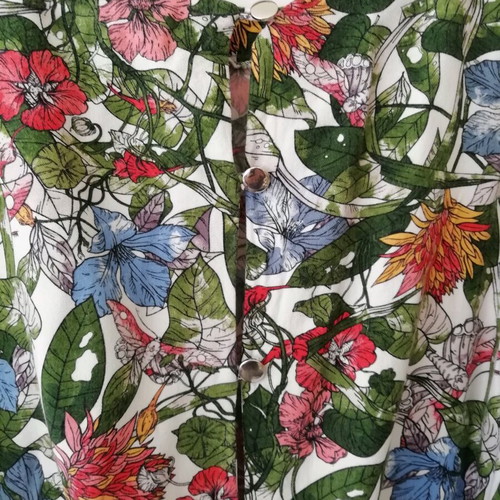 Floral blouse like new, size M