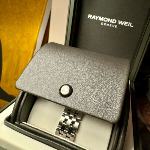 Raymond Weil Tango silver stainless steel watch like new