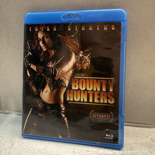 Trish Stratus Bounty Hunters Blu-ray like new, adventure