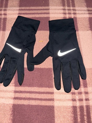 Nike gloves in good condition
