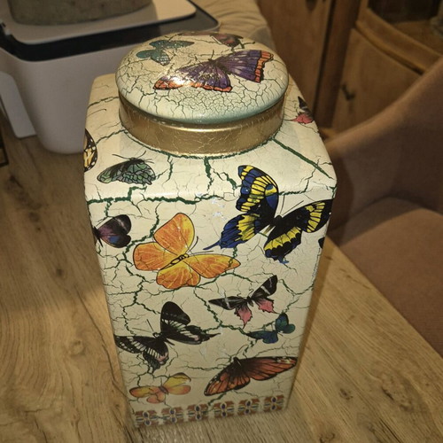 Porcelain container like new
