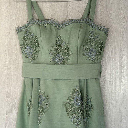 Camelot midi dress in green with floral lace, like new, size 42